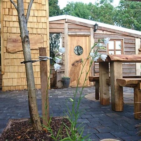 Charming 2-Bed Cabin In Sutton Coldfield Exterior foto