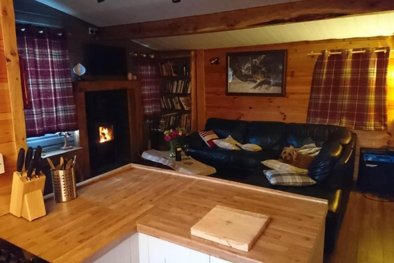 Charming 2-Bed Cabin In Sutton Coldfield Exterior foto