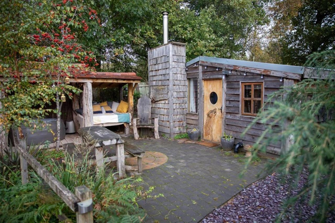 Charming 2-Bed Cabin In Sutton Coldfield Exterior foto